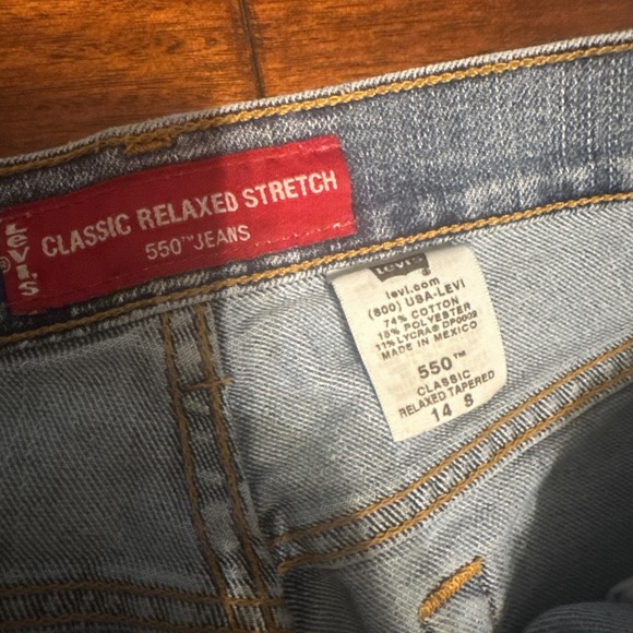 Levi's 550 Women's Jeans Size 14S Classic Relaxed Tapered Light Wash Stretch - Picture 2 of 8